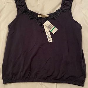 “Wallflower” Women’s top